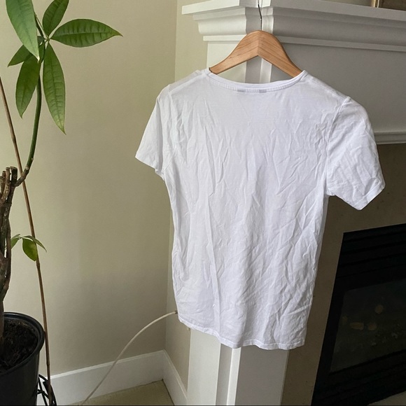 NEW LOOK White Graphic Loose Fit T-shirt - Picture 4 of 5